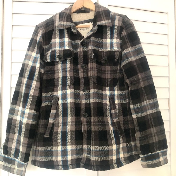 AE plaid Sherpa lined jacket L - Picture 1 of 5